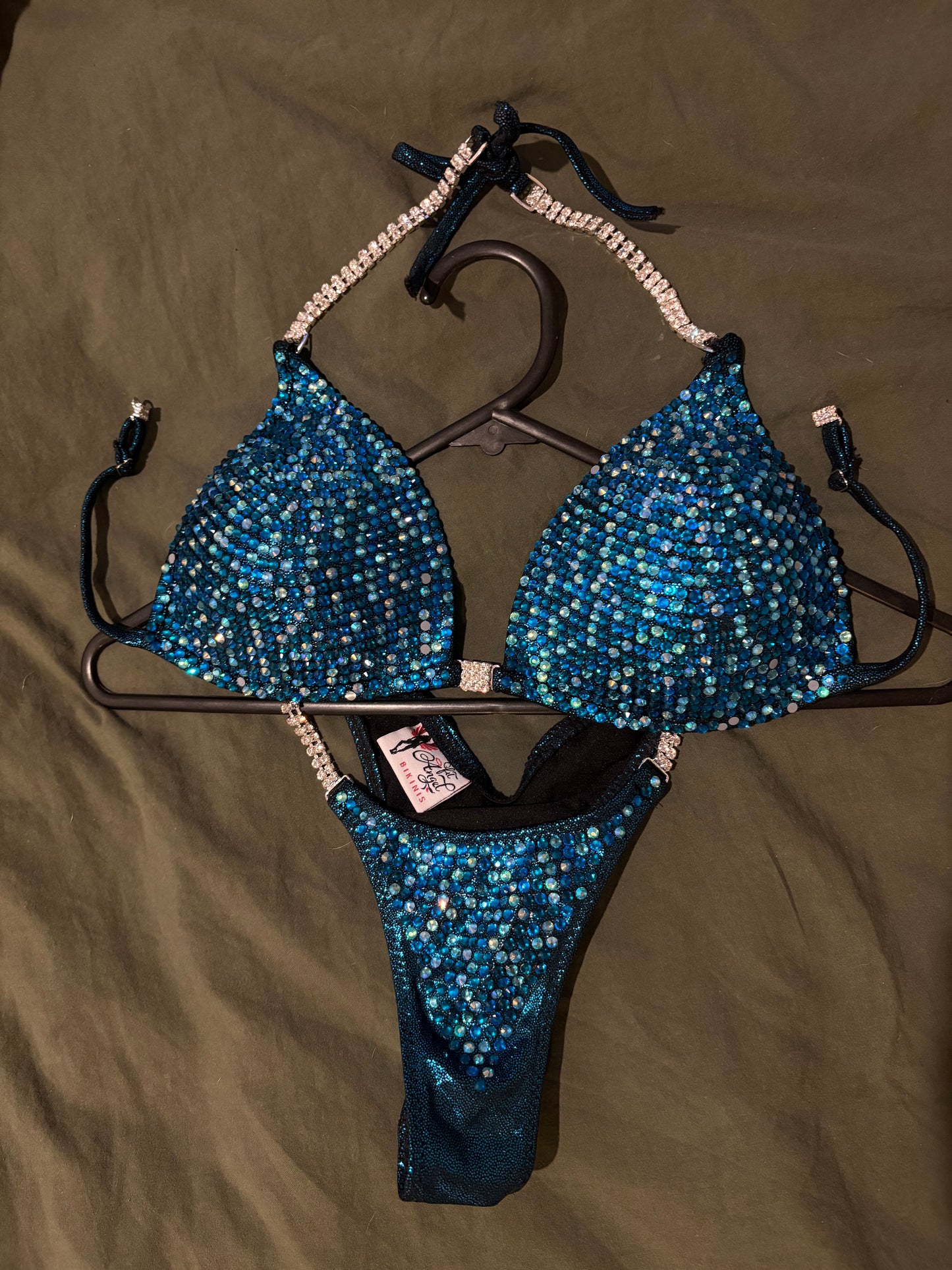 Aquamarine bikini π§πΌββοΈ