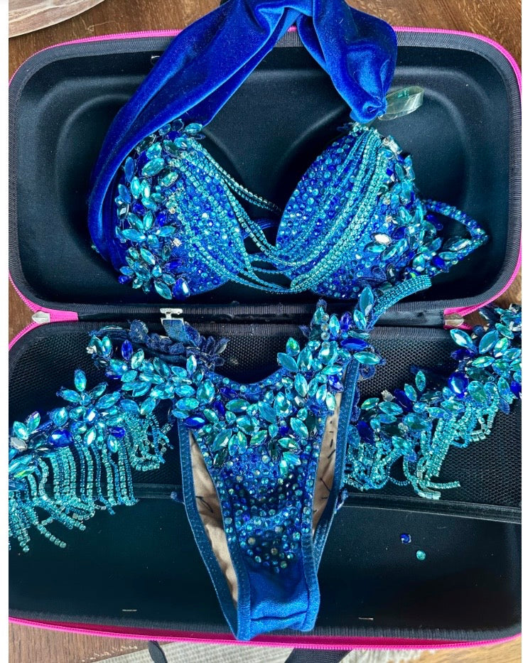 Stunning royal blue bikini